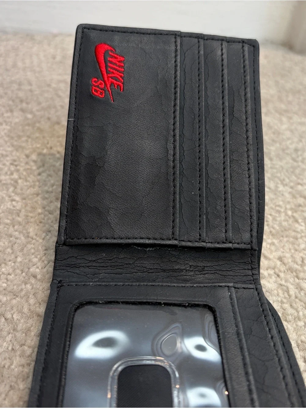 Nike Men's White and Black Graphic Bifold Wallet
